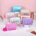 PORTA COSMETICO LOVE CON POMPON